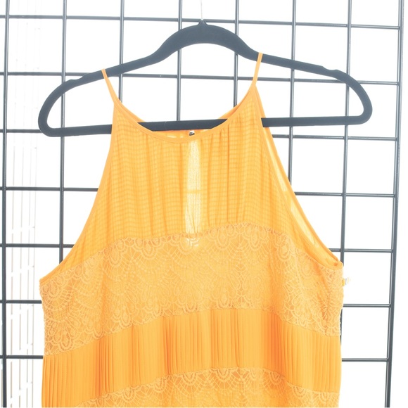 HD in Paris Golden Villanelle Lace and Pleated Tiered Dress - Picture 6 of 7